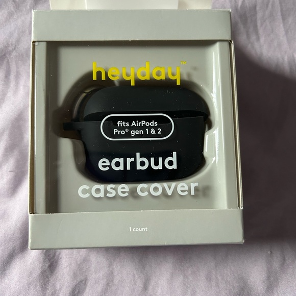 Heyday Black AirPod Pro Gen 1 & 2 Case - Picture 1 of 7